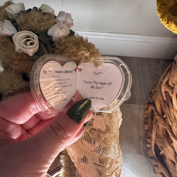 Beanie babes | Vintage 1993| Lace Dress & Floral Bonnet - Picture 5 of 9